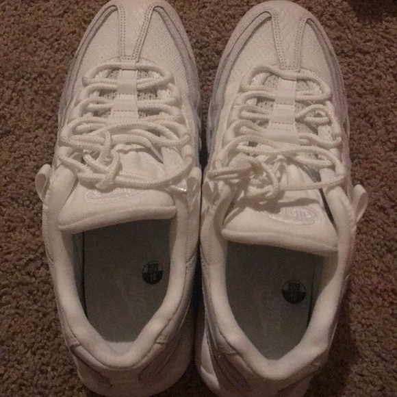 Brand new shoes - Picture 1 of 4